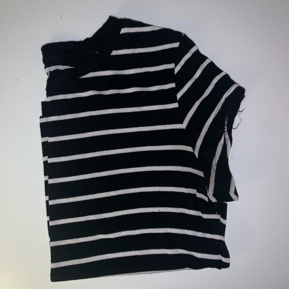 Black and white stripe tee